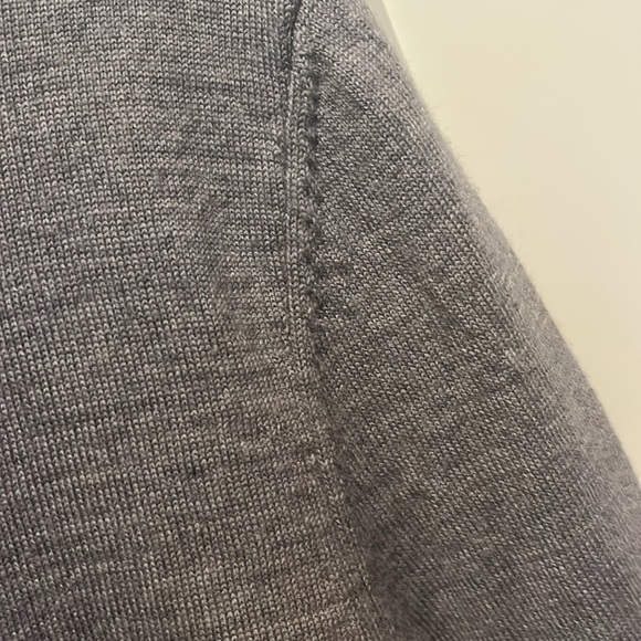Calvin Klein Gray Men’s Crewneck Sweater - Extra Fine Merino Wool Size Medium - Picture 5 of 6